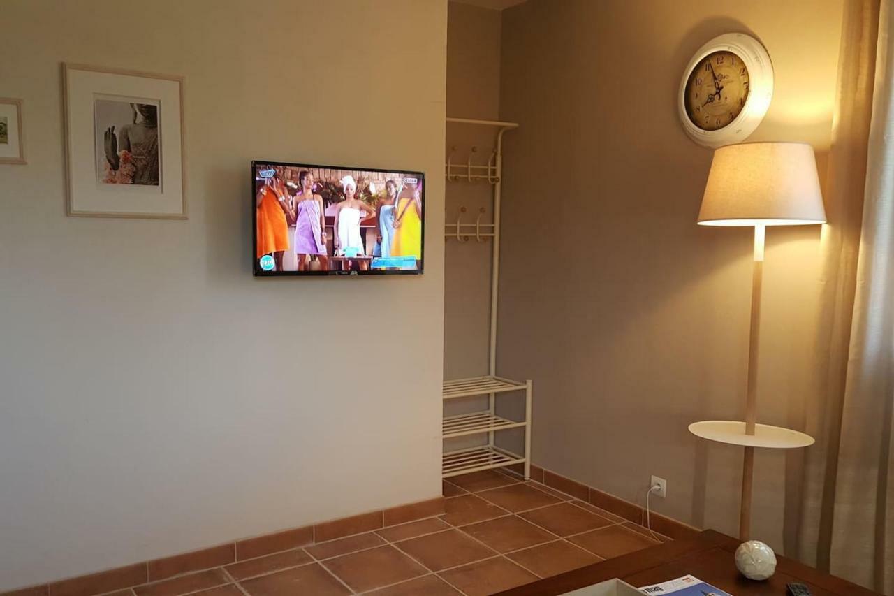 Logement de 42 m2 tout confort en campagne pour un couple Cahuzac-sur-Vère Extérieur photo
