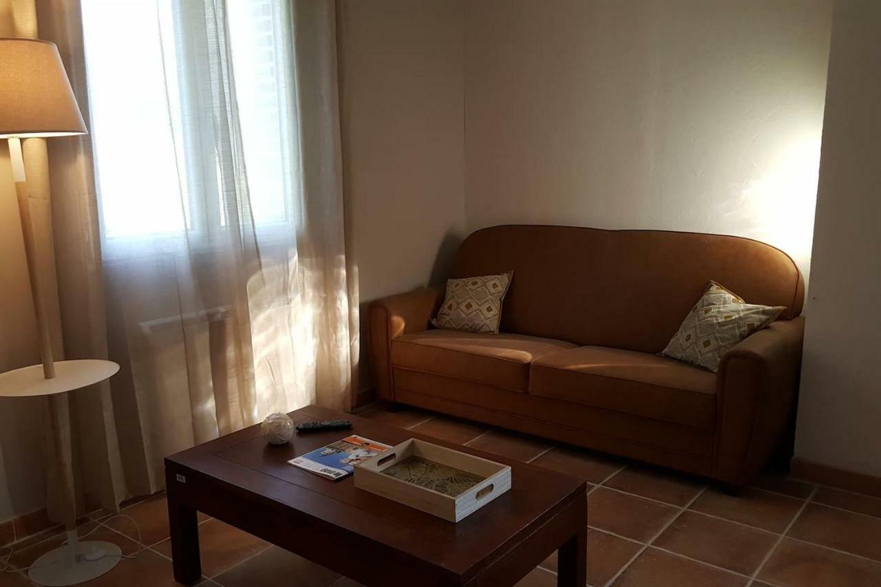 Logement de 42 m2 tout confort en campagne pour un couple Cahuzac-sur-Vère Extérieur photo
