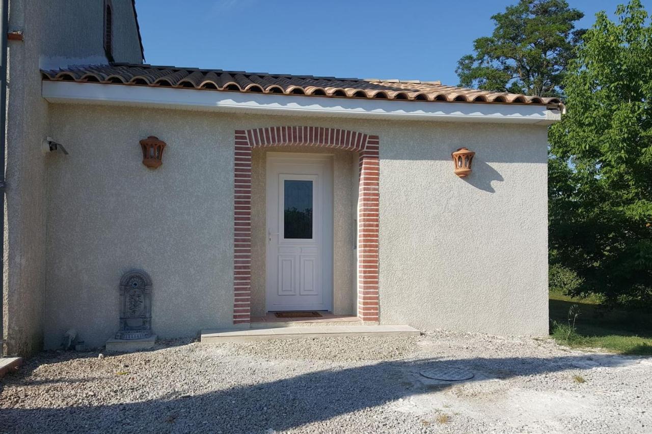 Logement de 42 m2 tout confort en campagne pour un couple Cahuzac-sur-Vère Extérieur photo